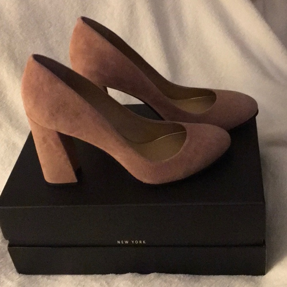 NEW! John Camuto Petal Pumps